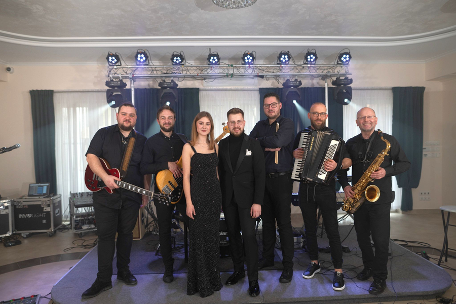 Zdjęcie na okładce dla SixBand – zespół muzyczny na żywo Bydgoszcz- Łukasz Eckert Light - Music -Sound